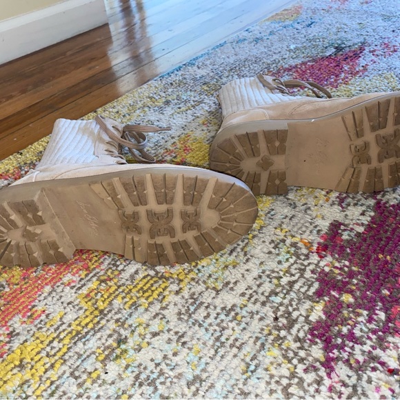 SAM EDELMAN
Lydell Lug Sole Leather & Knit Combat Boots size 7.5 - Picture 2 of 5